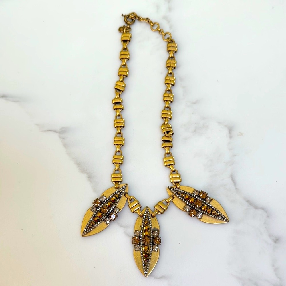 Elegant Gold Necklace with Leaf Pendants